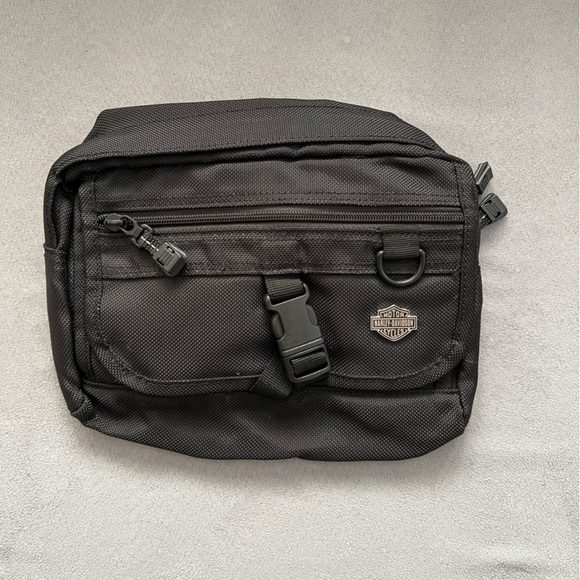 Harley-Davidson Black Belt Bag with Durable Fabric and Zippered Compartments - Picture 1 of 2